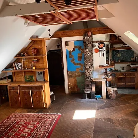 Artistic In The Old Town Apartment Klaipeda